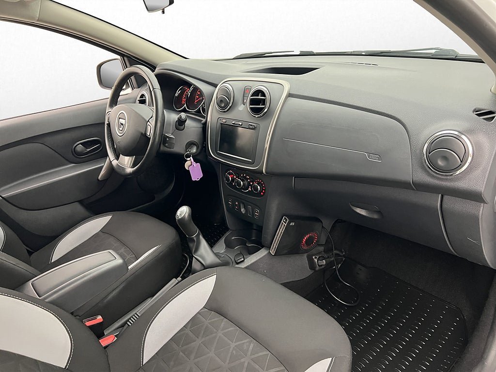 Vehicle Image 21