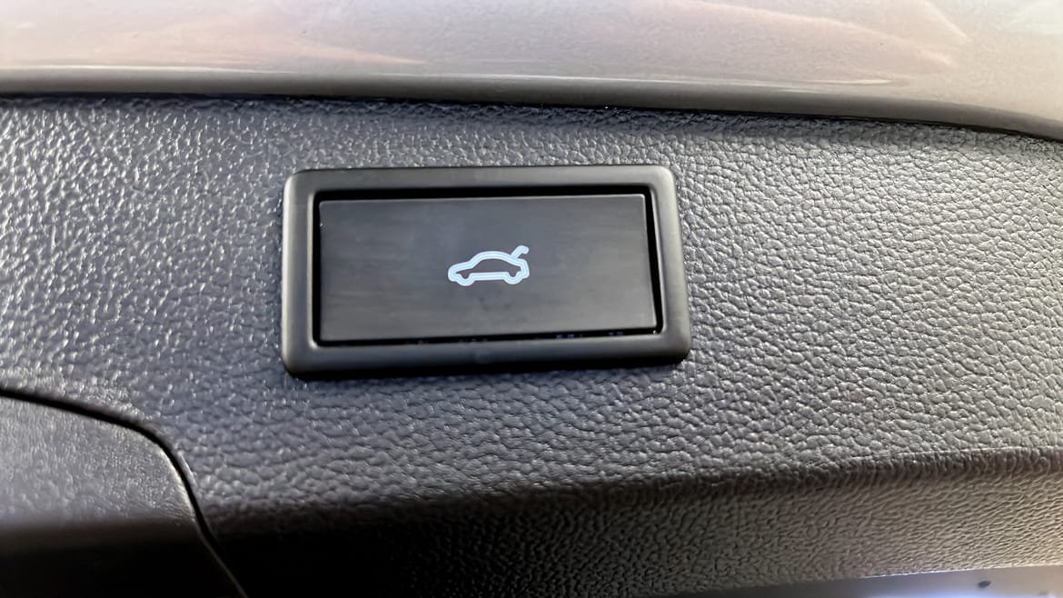 Vehicle Image 24