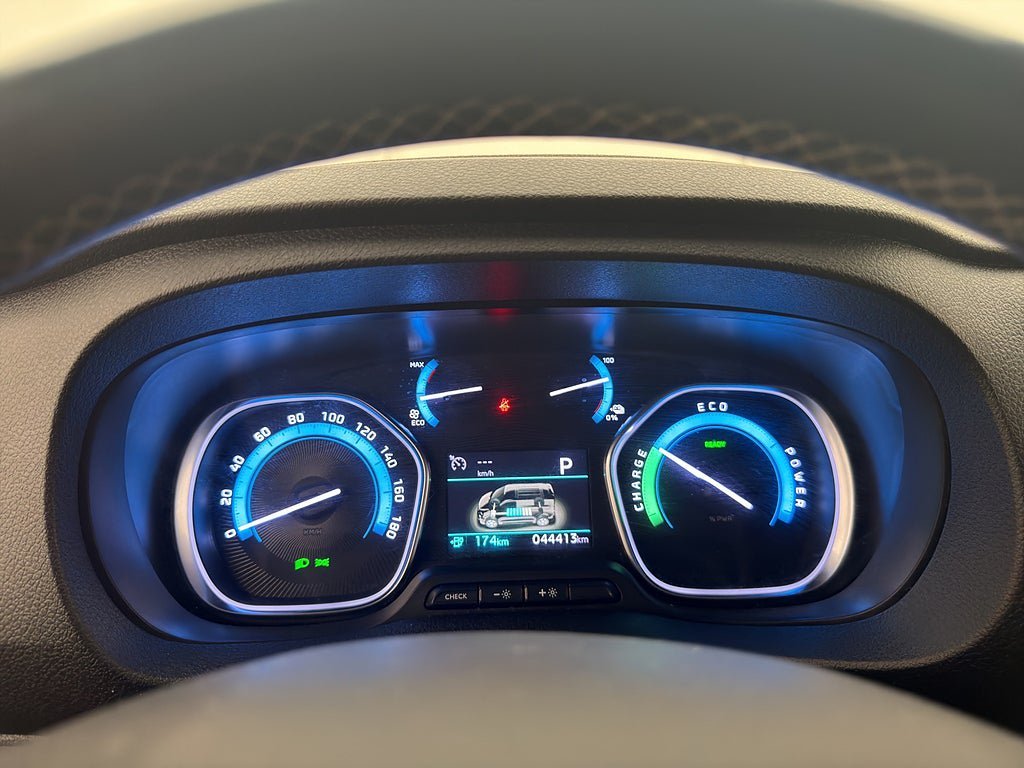 Vehicle Image 17