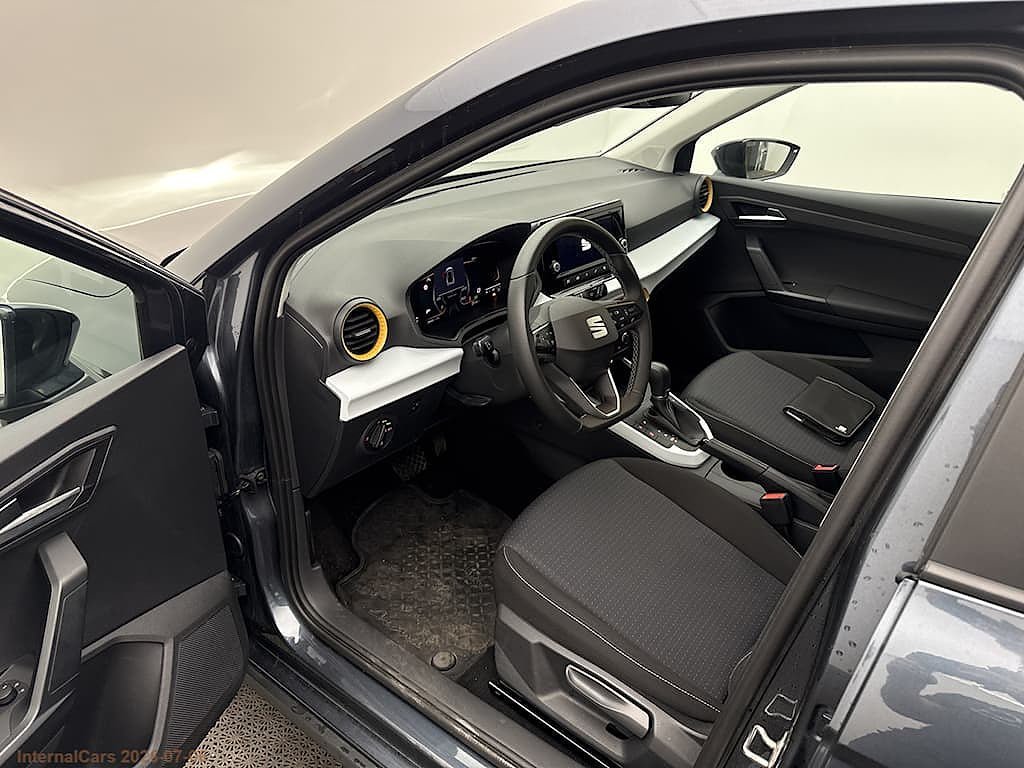 Vehicle Image 8