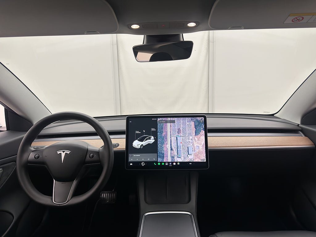 Vehicle Image 25