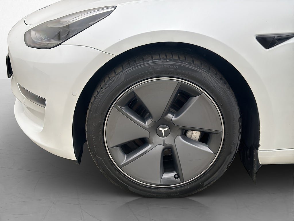 Vehicle Image 32