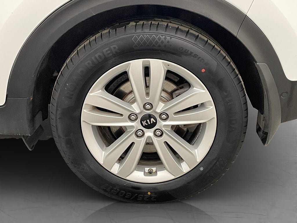 Vehicle Image 32