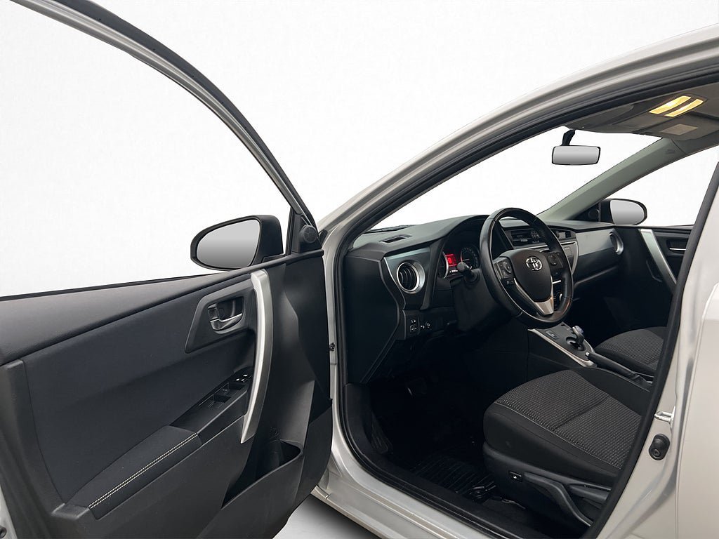 Vehicle Image 10