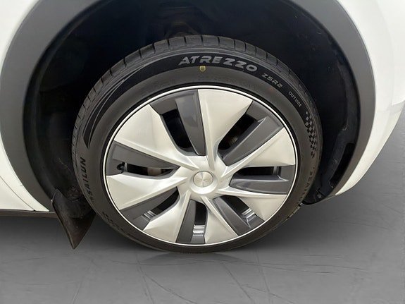 Vehicle Image 32