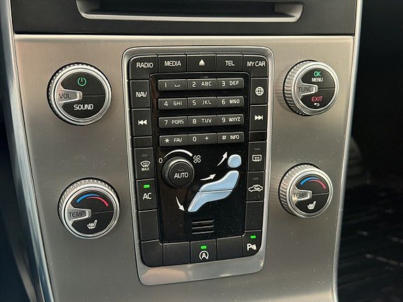 Vehicle Image 26
