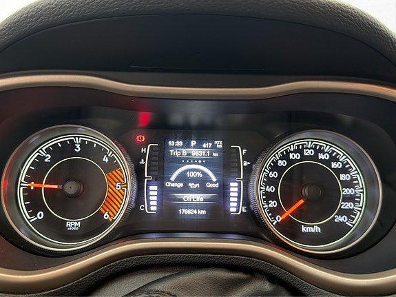 Vehicle Image 24