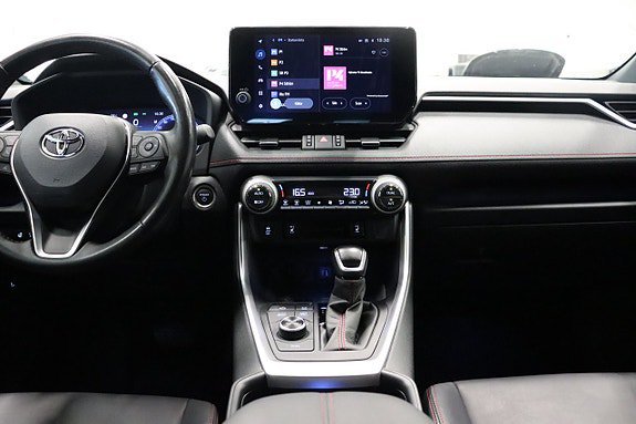 Vehicle Image 16