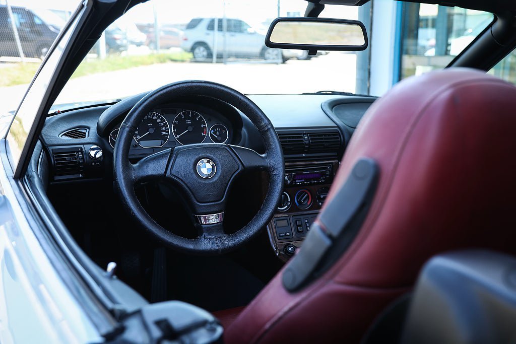 Vehicle Image 14
