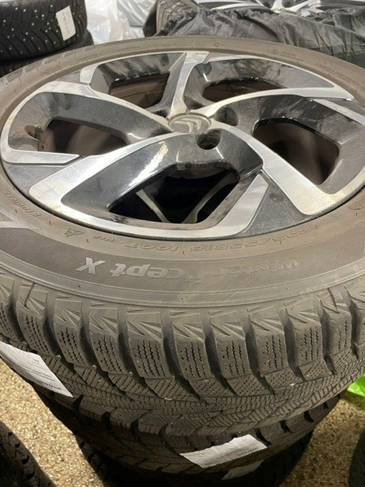 Vehicle Image 15