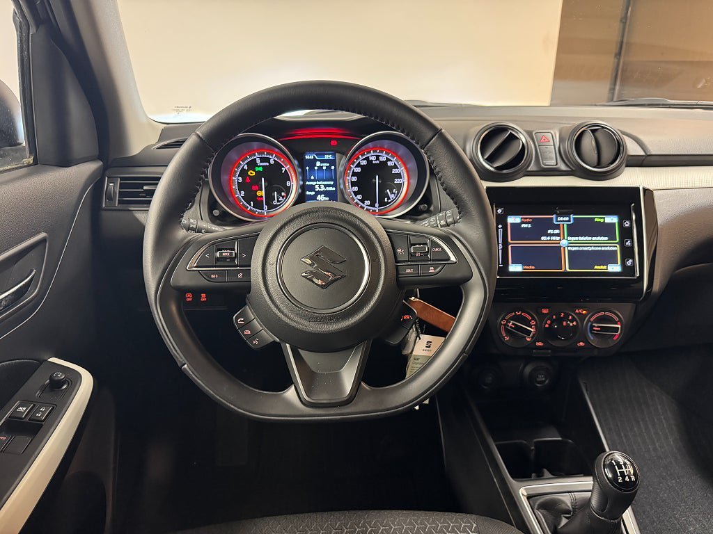 Vehicle Image 12
