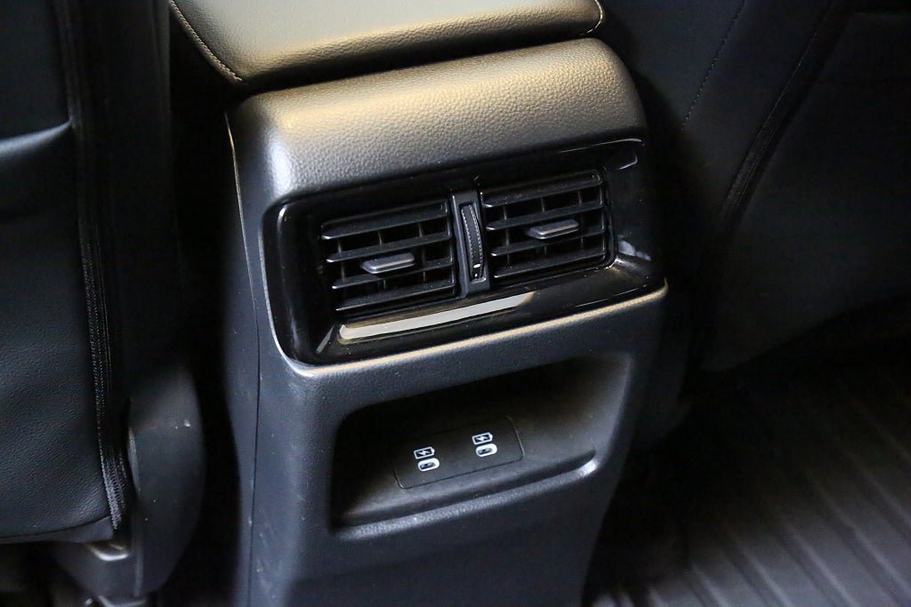 Vehicle Image 33