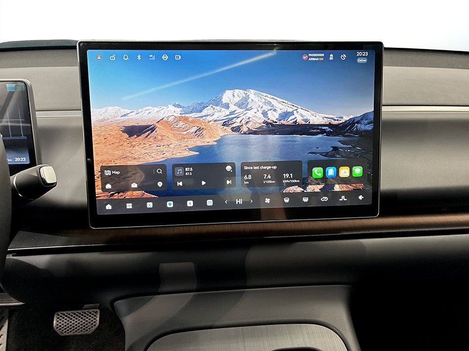 Vehicle Image 12