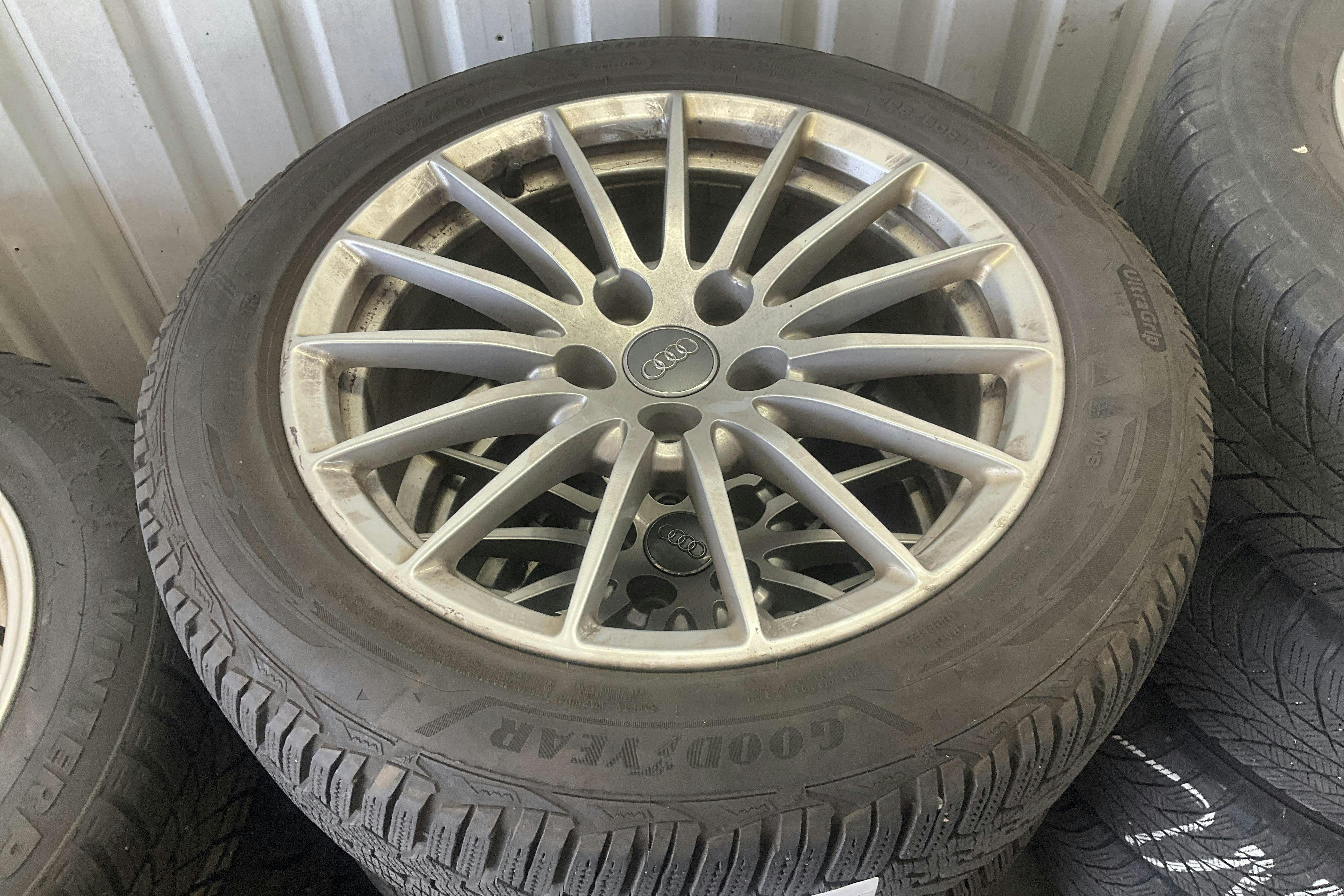 Vehicle Image 11
