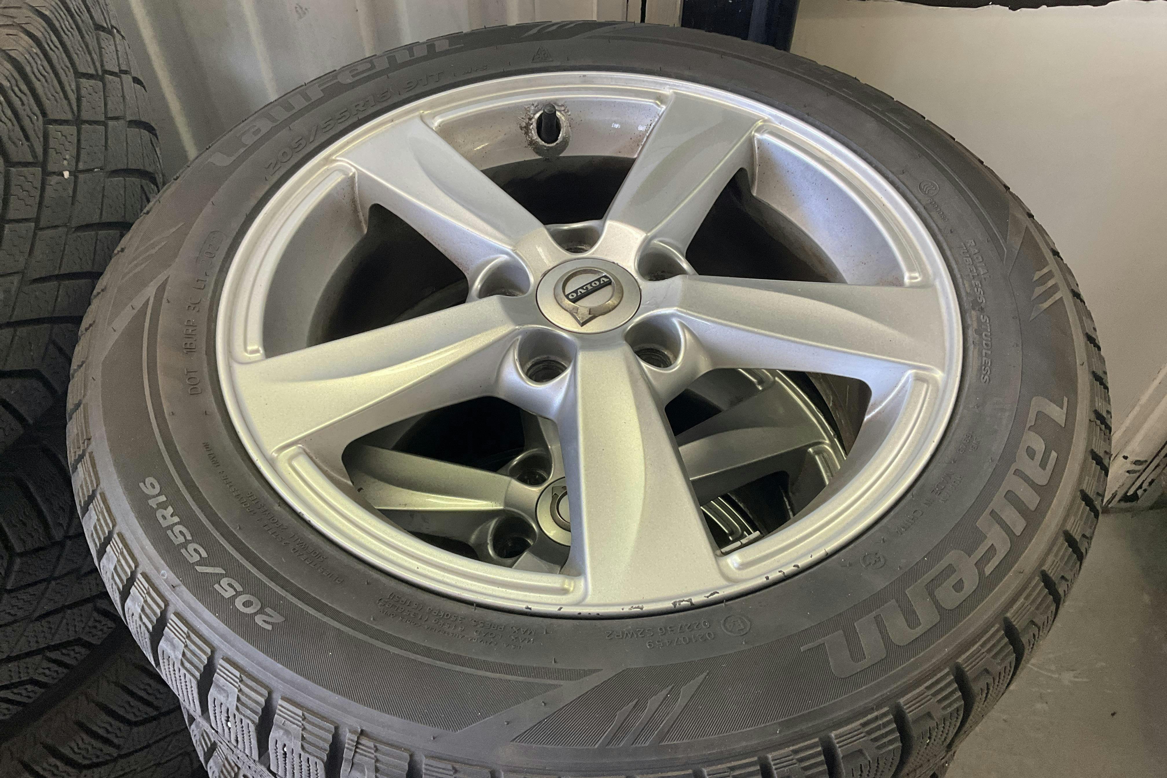 Vehicle Image 12