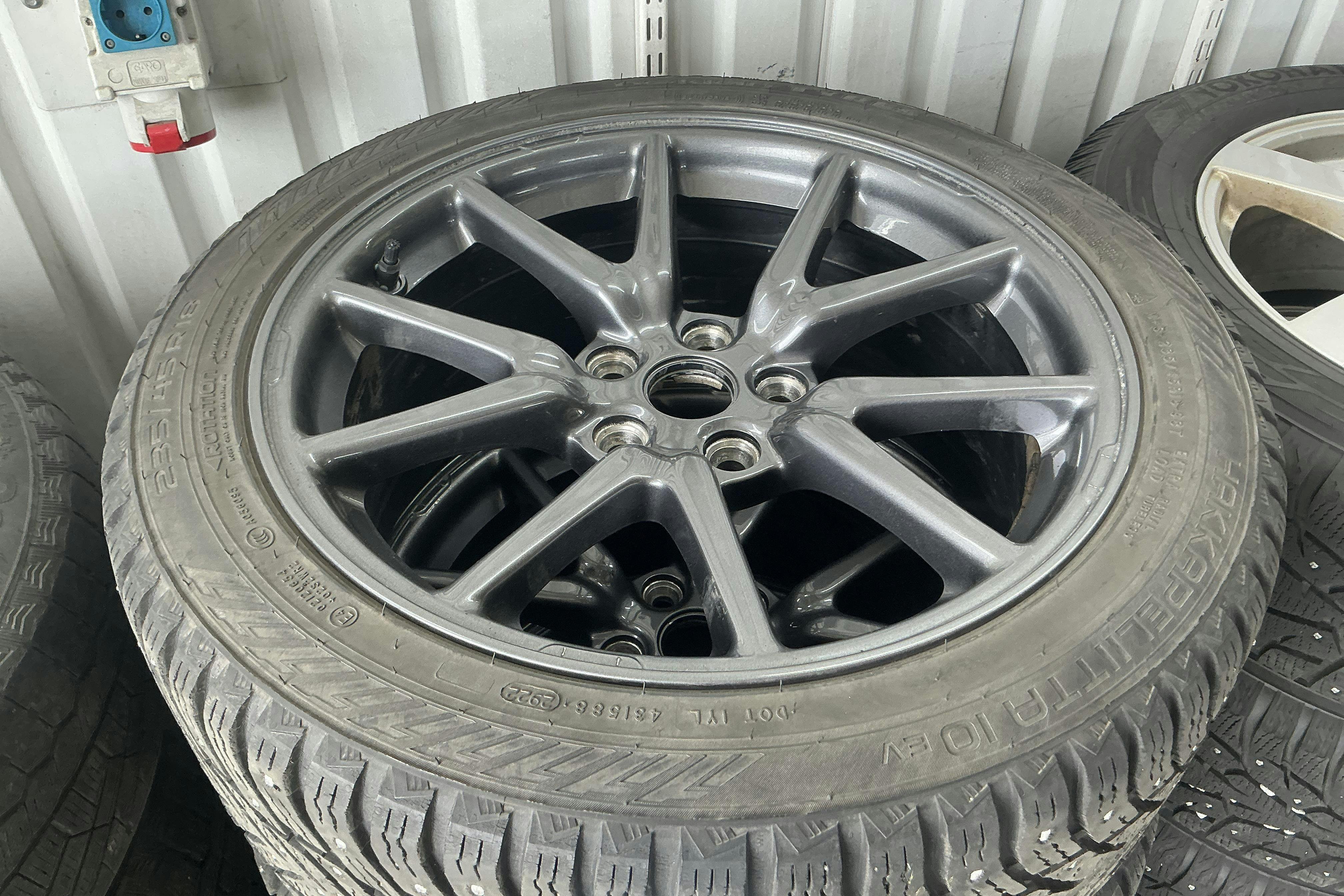 Vehicle Image 18