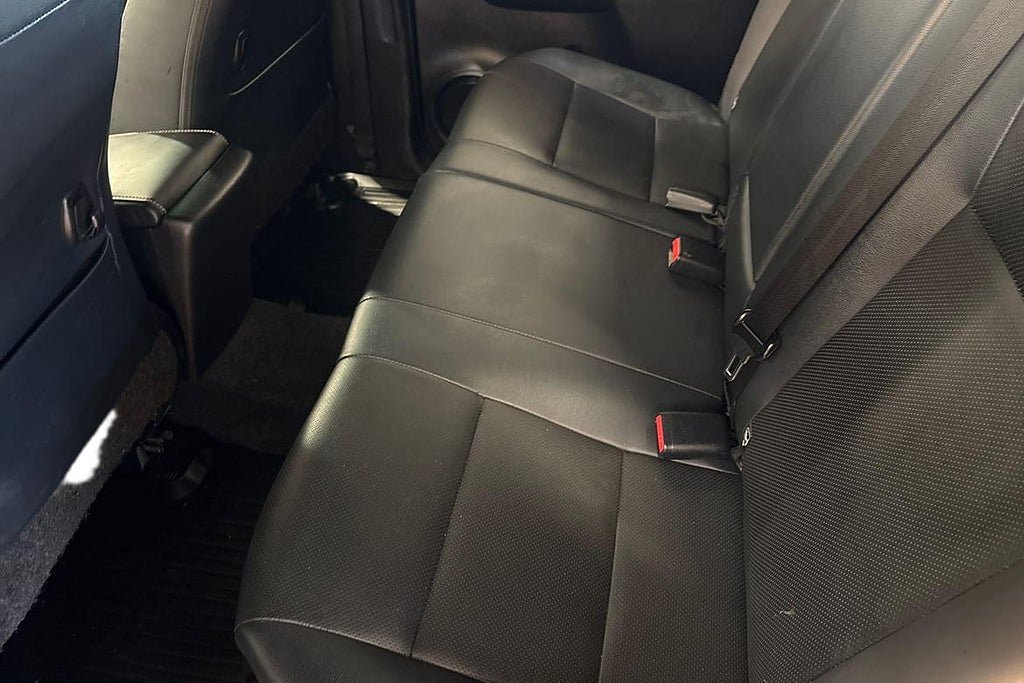Vehicle Image 13
