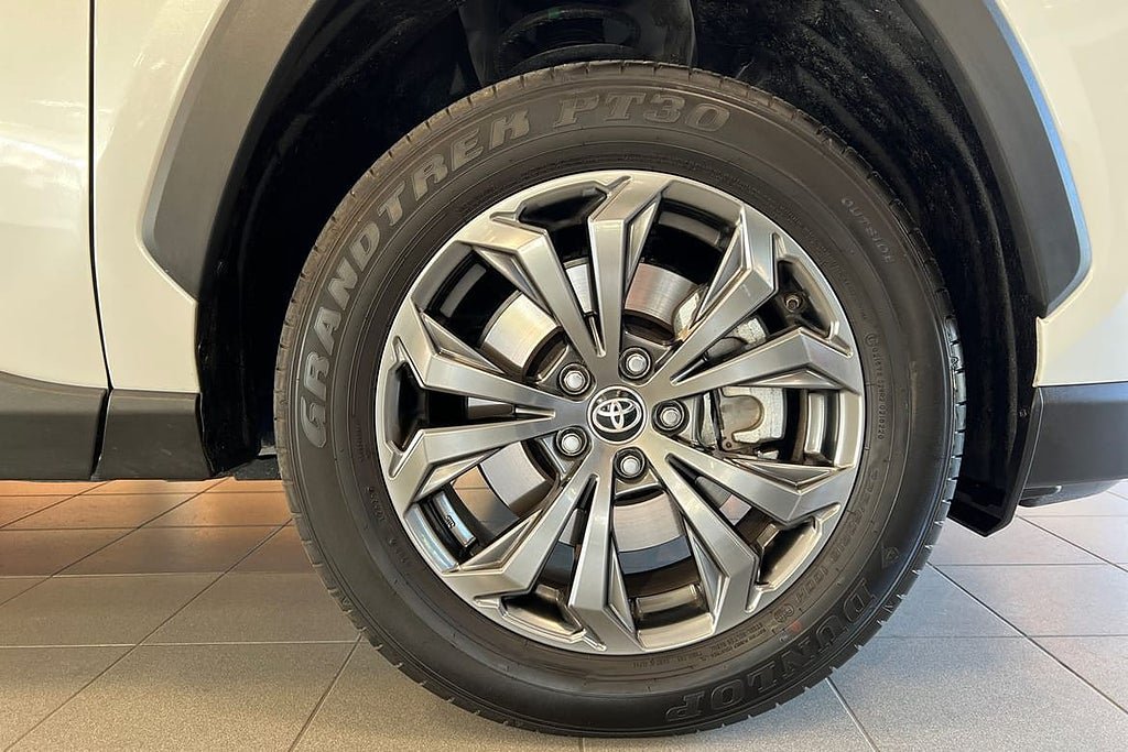 Vehicle Image 17