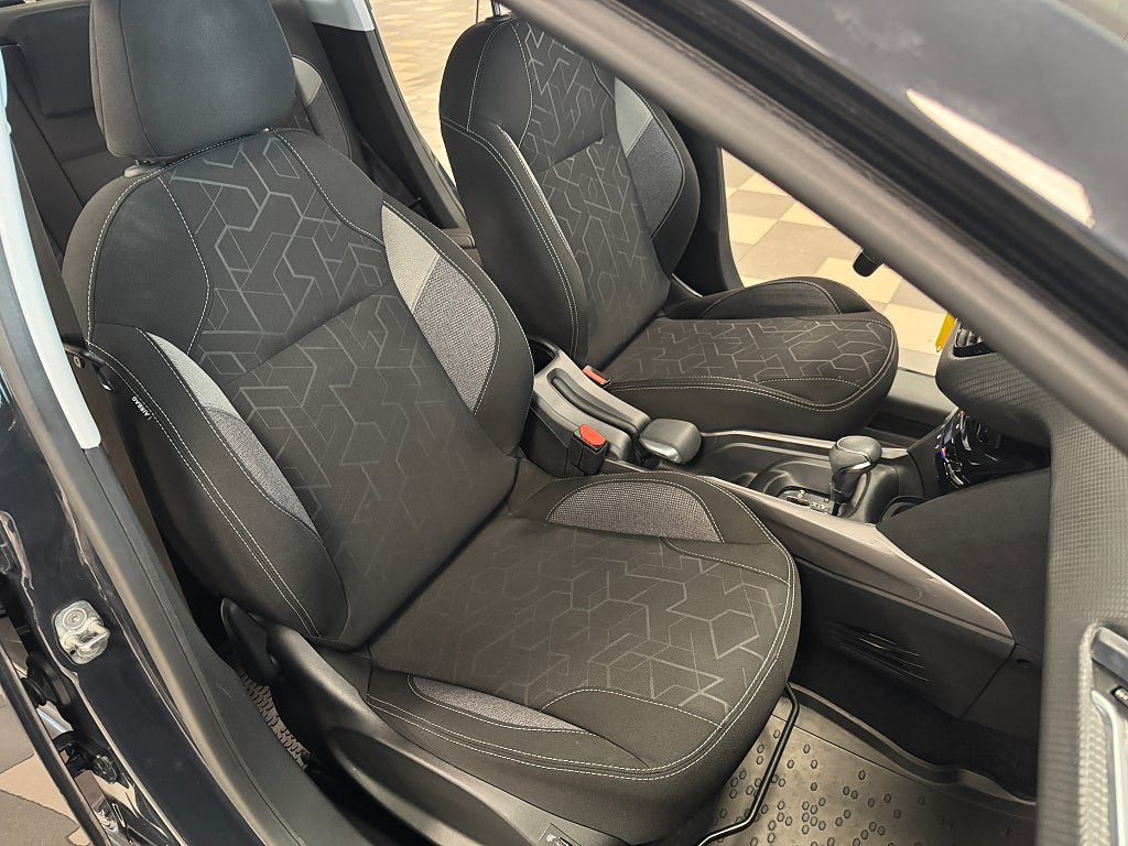 Vehicle Image 12