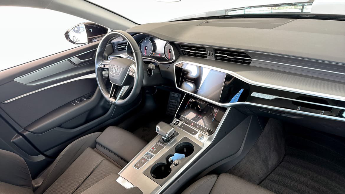 Vehicle Image 11