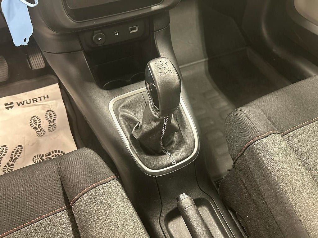 Vehicle Image 17