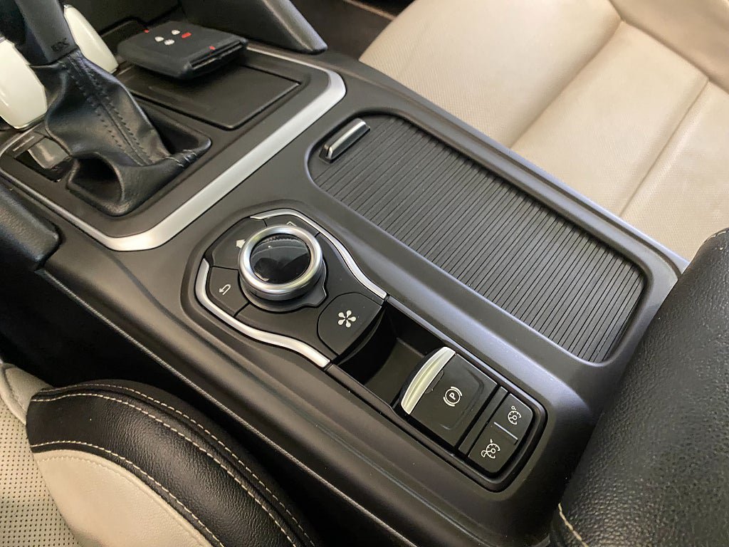 Vehicle Image 16