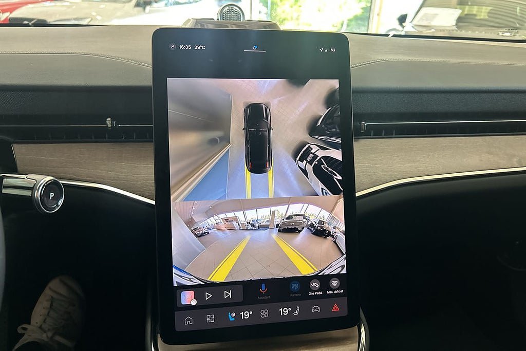 Vehicle Image 19