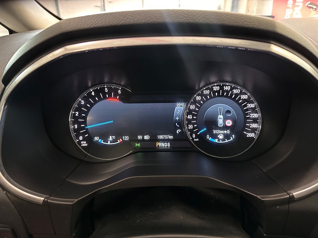 Vehicle Image 13