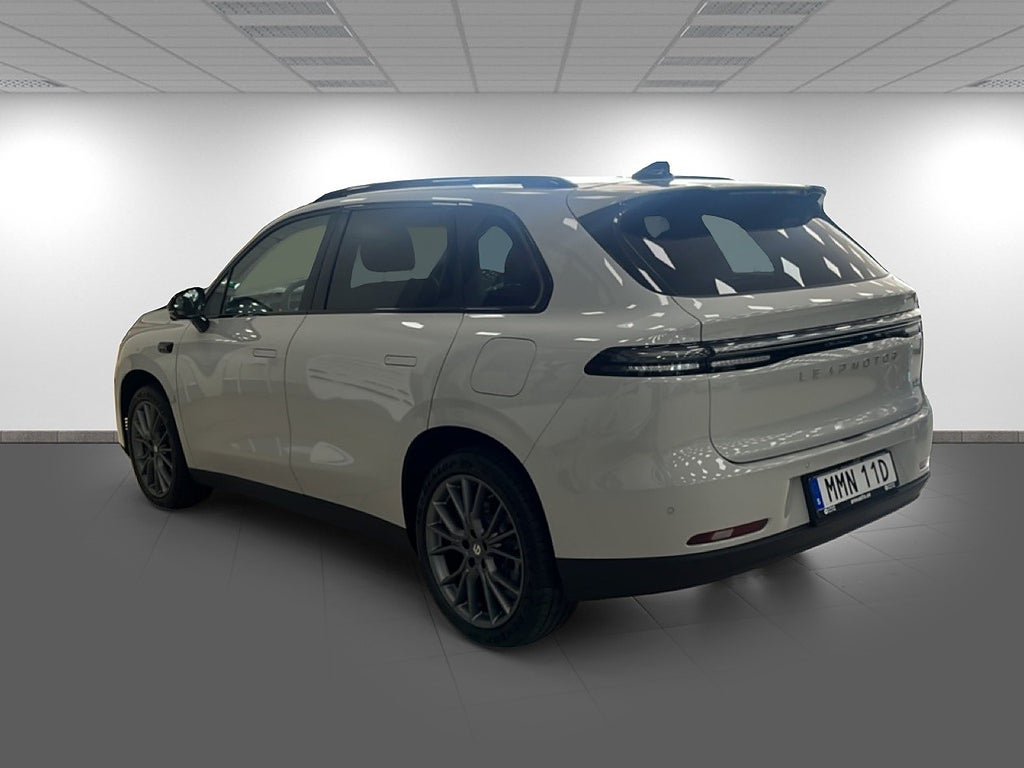 Vehicle Image 6