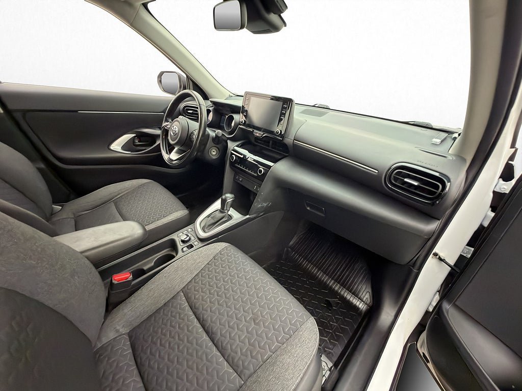 Vehicle Image 12