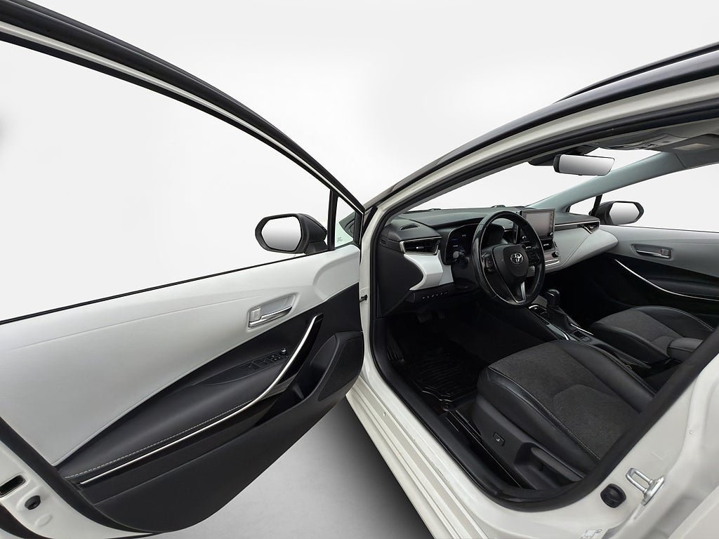 Vehicle Image 8