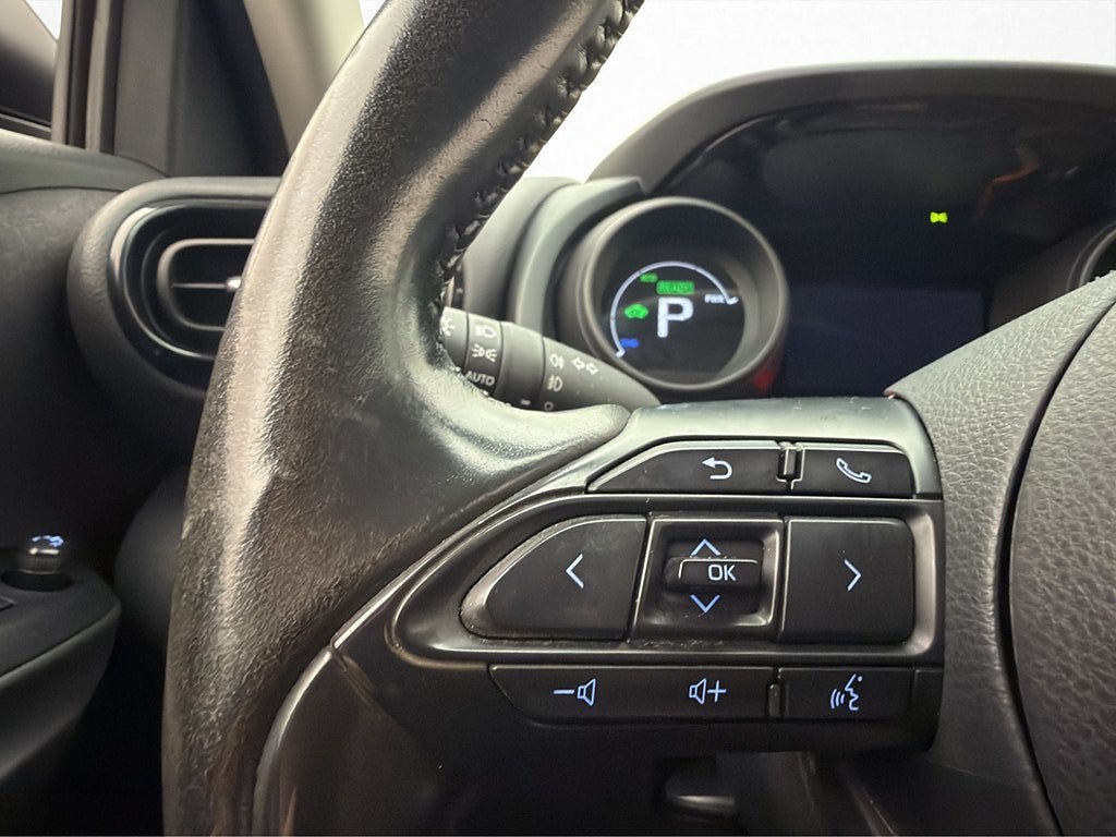 Vehicle Image 15