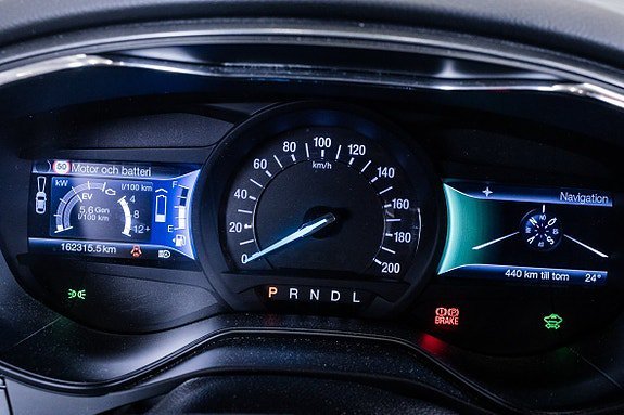 Vehicle Image 25