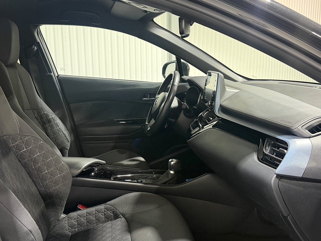 Vehicle Image 9