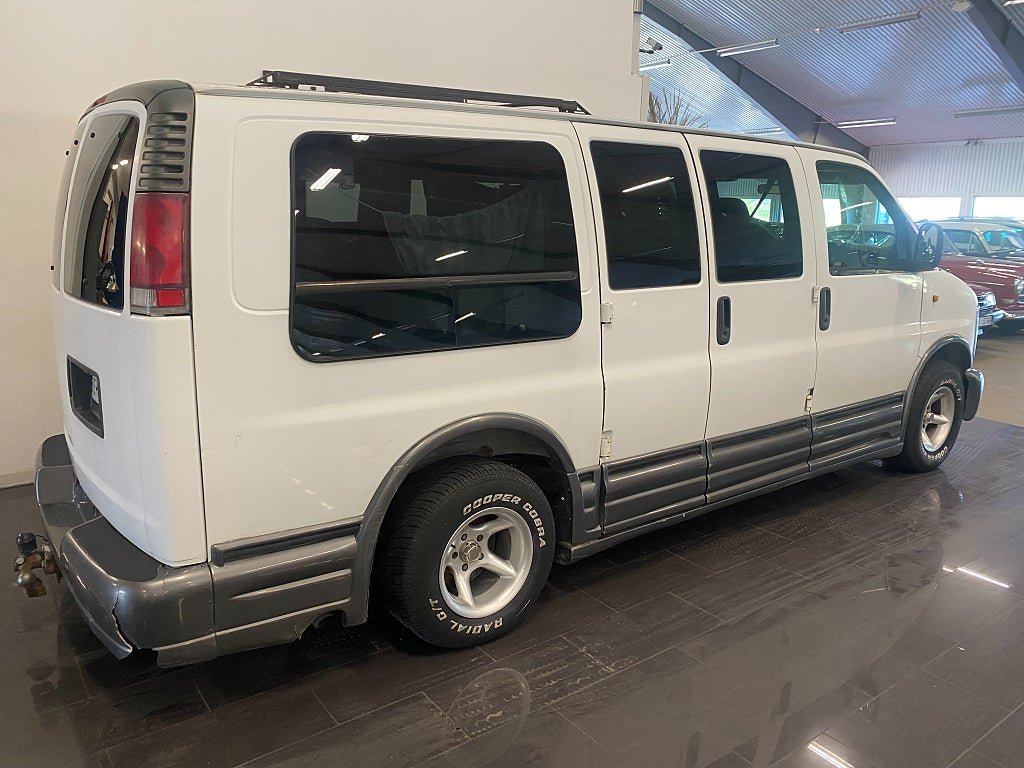 Vehicle Image 6