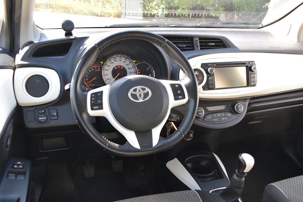 Vehicle Image 7