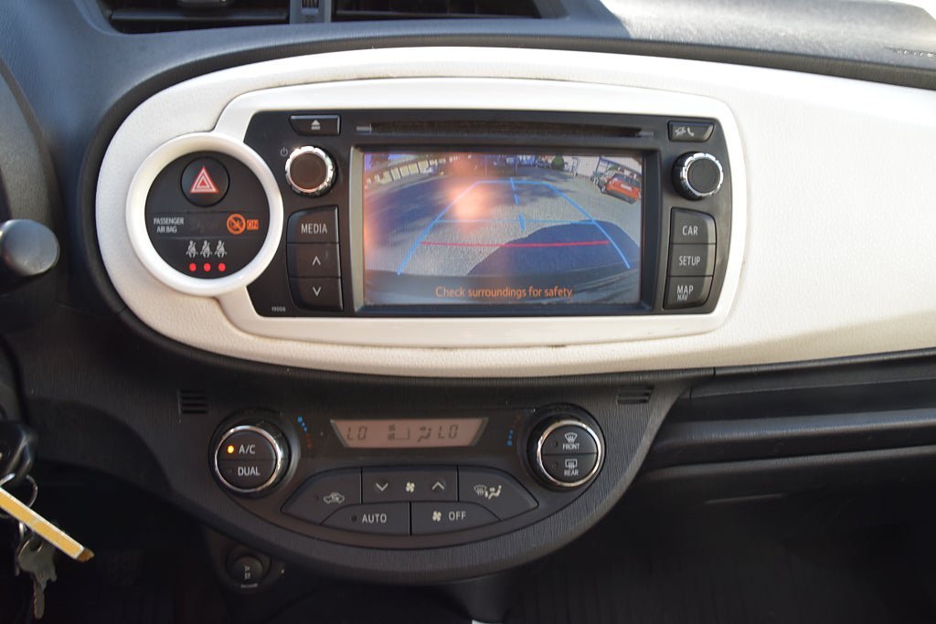 Vehicle Image 12
