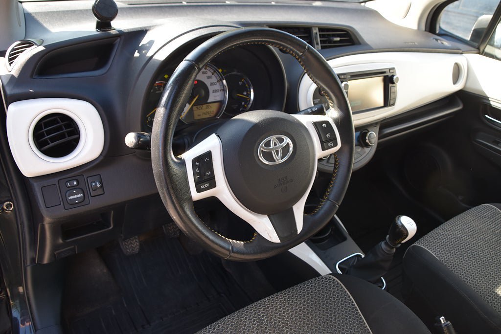 Vehicle Image 15
