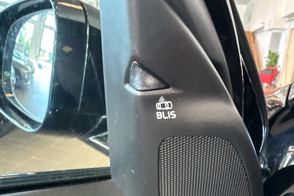 Vehicle Image 19