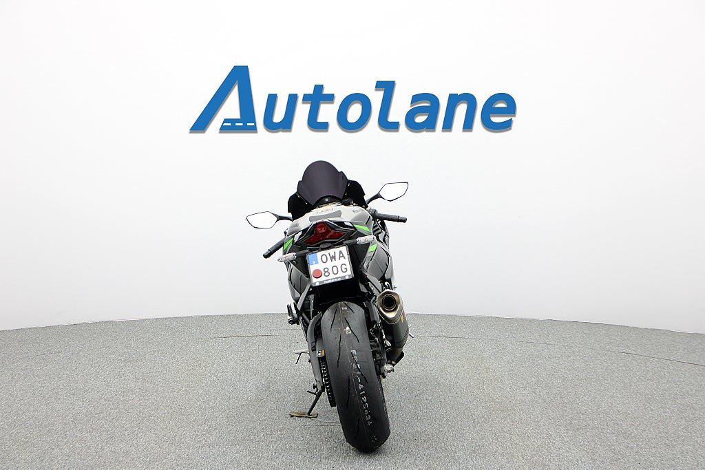 Vehicle Image 8