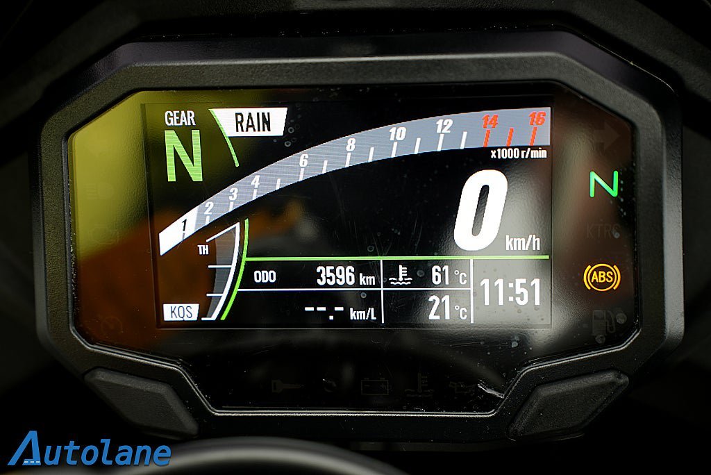 Vehicle Image 25