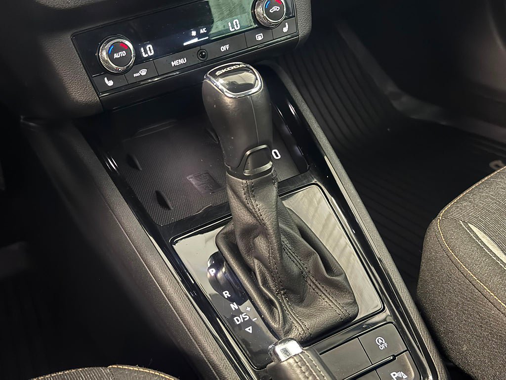 Vehicle Image 23