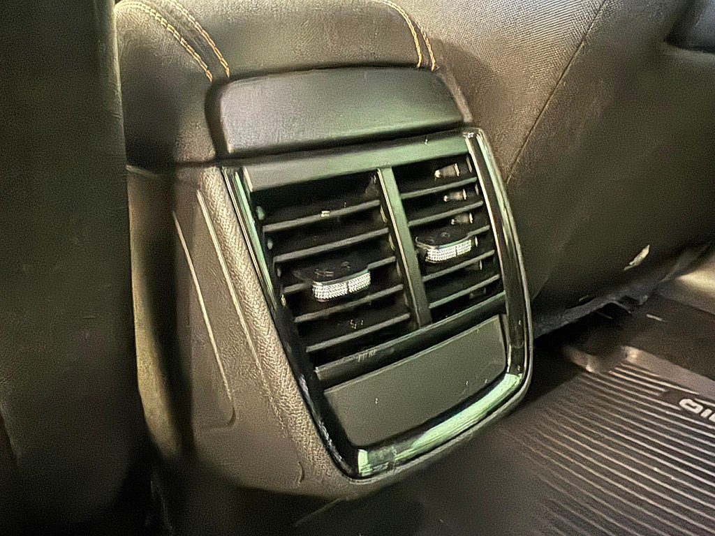 Vehicle Image 26
