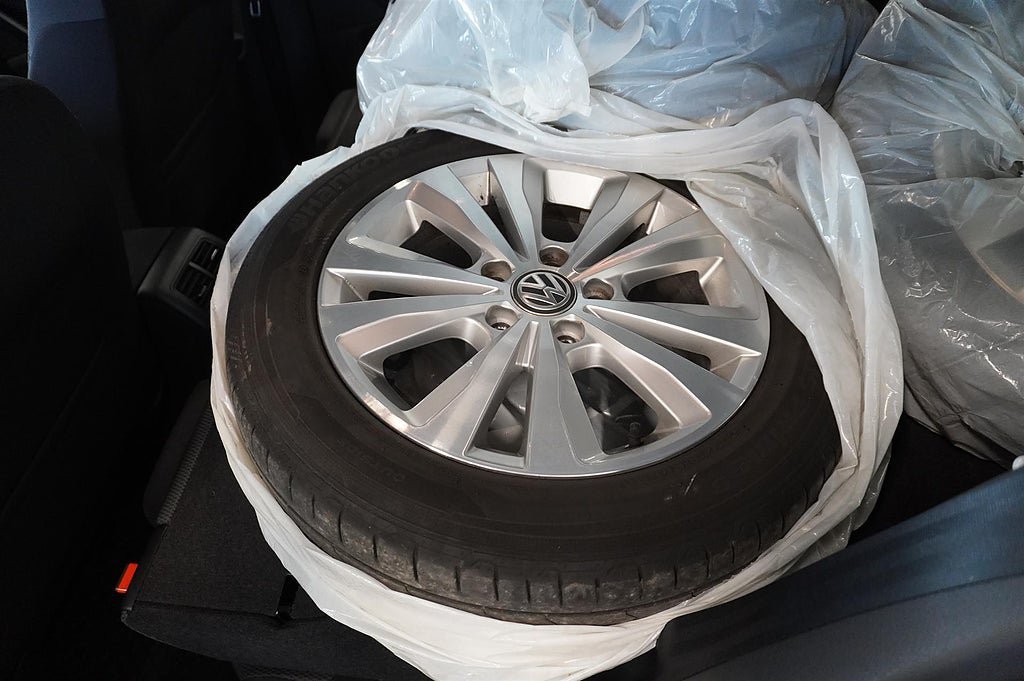 Vehicle Image 9