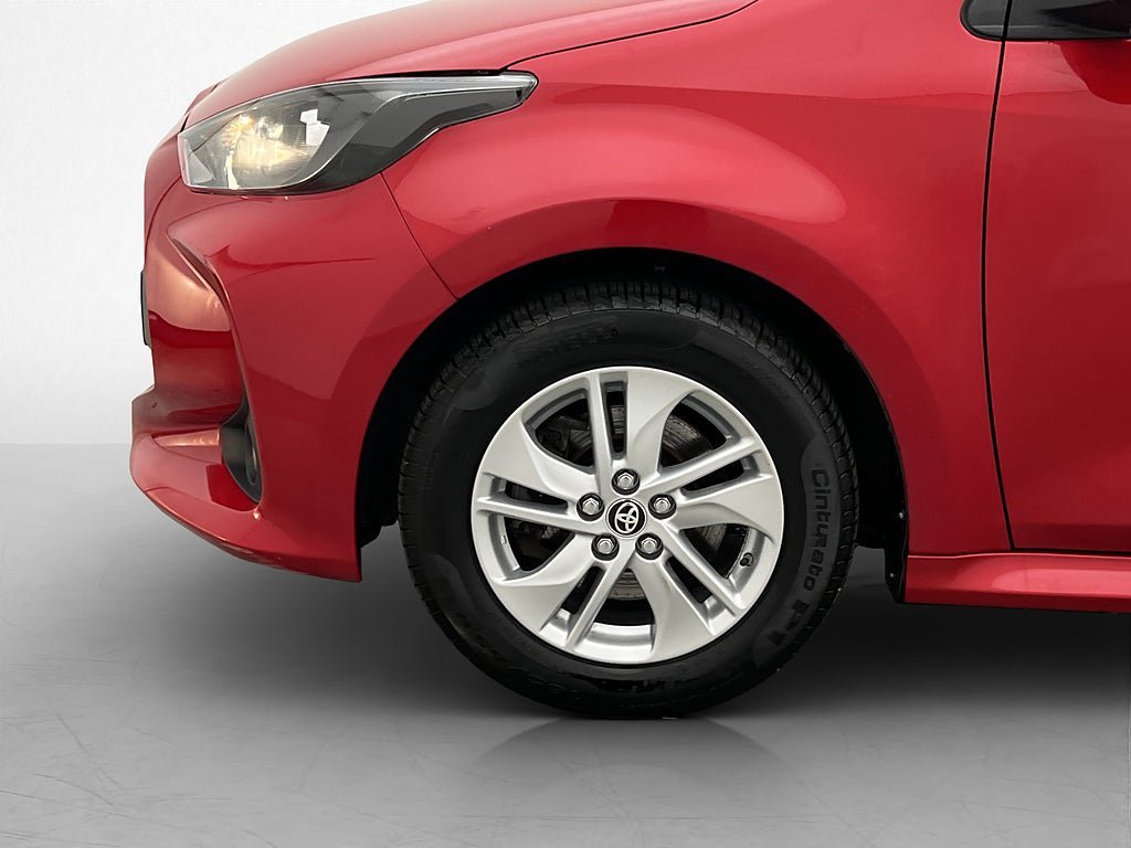 Vehicle Image 10