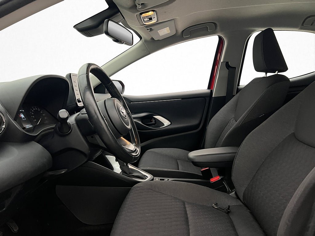Vehicle Image 12