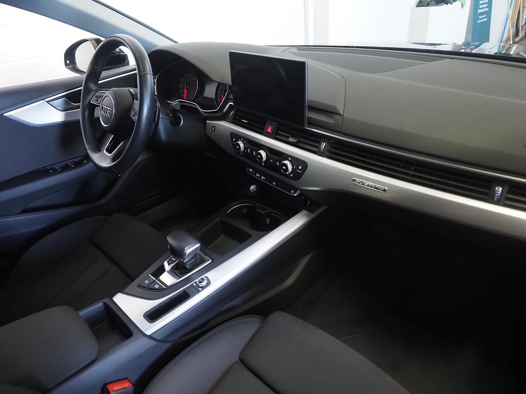 Vehicle Image 9