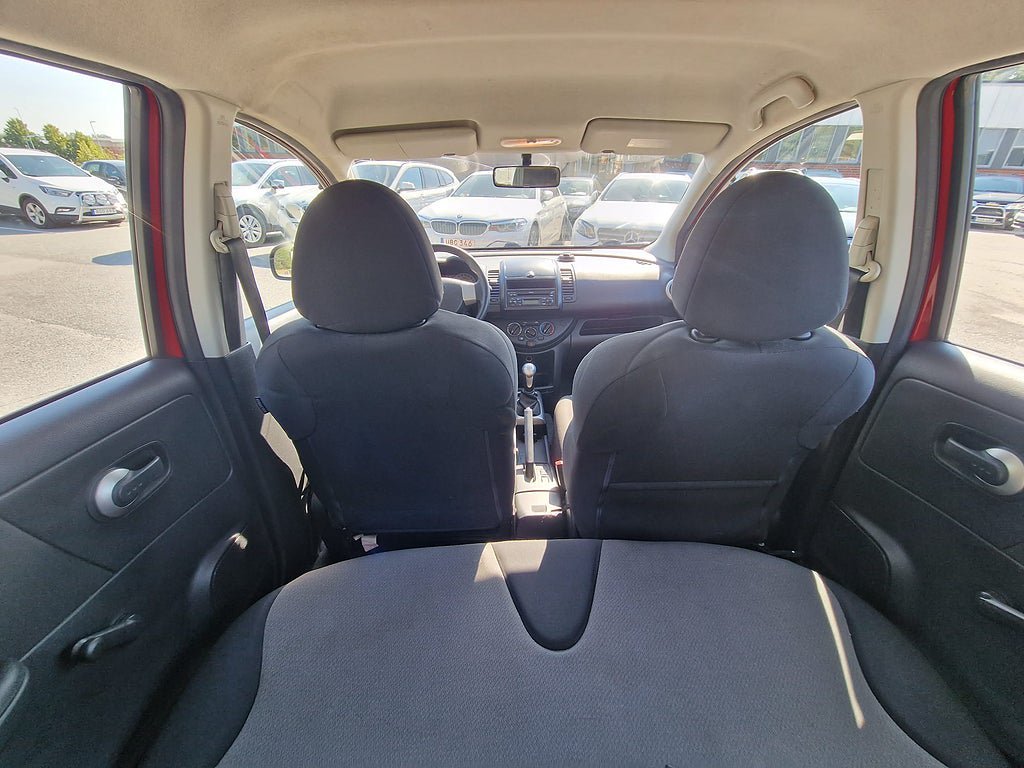 Vehicle Image 10
