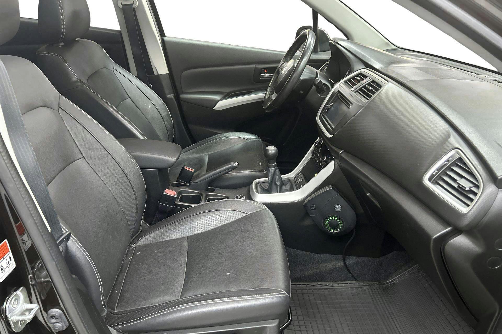 Vehicle Image 7