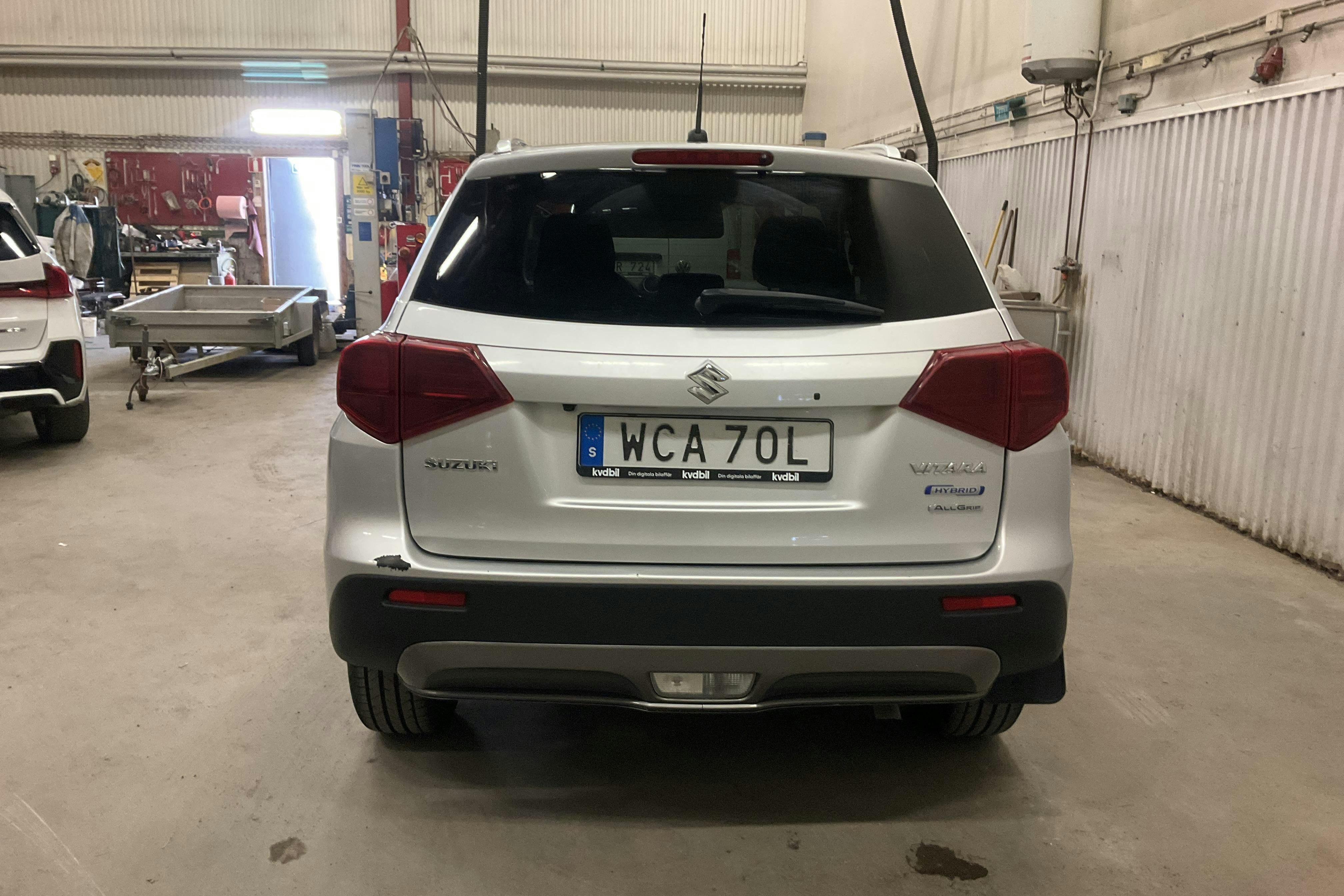 Vehicle Image 6